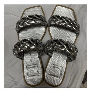 NEW WITH BOX 6.5 Dolce Vita silver Sandal Flats. See my similar list for caramel